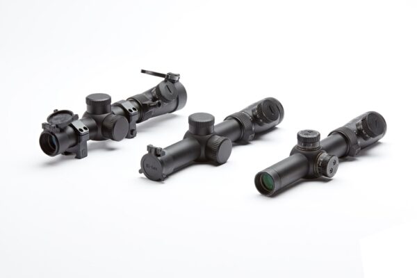 CMR4-556-R Hi-Lux Close to Medium Range 1X-4X Riflescope w/ 1MOA Center Dot & Red Illumination